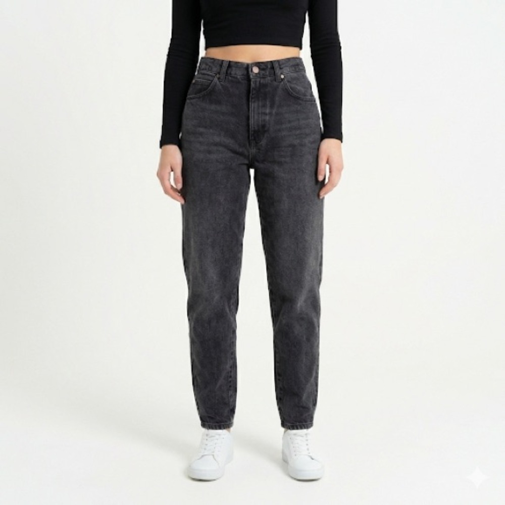 Chic Women’s 90s High Rise Mom Jeans Black Petite 14